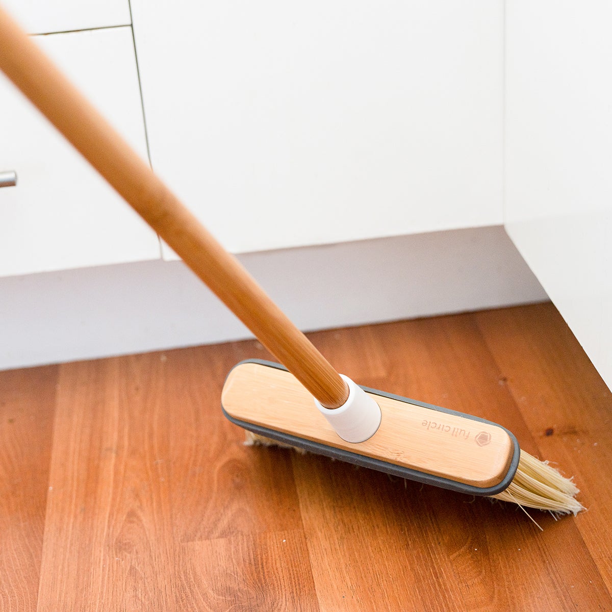 10064399-full-circle-clean-sweep-bro