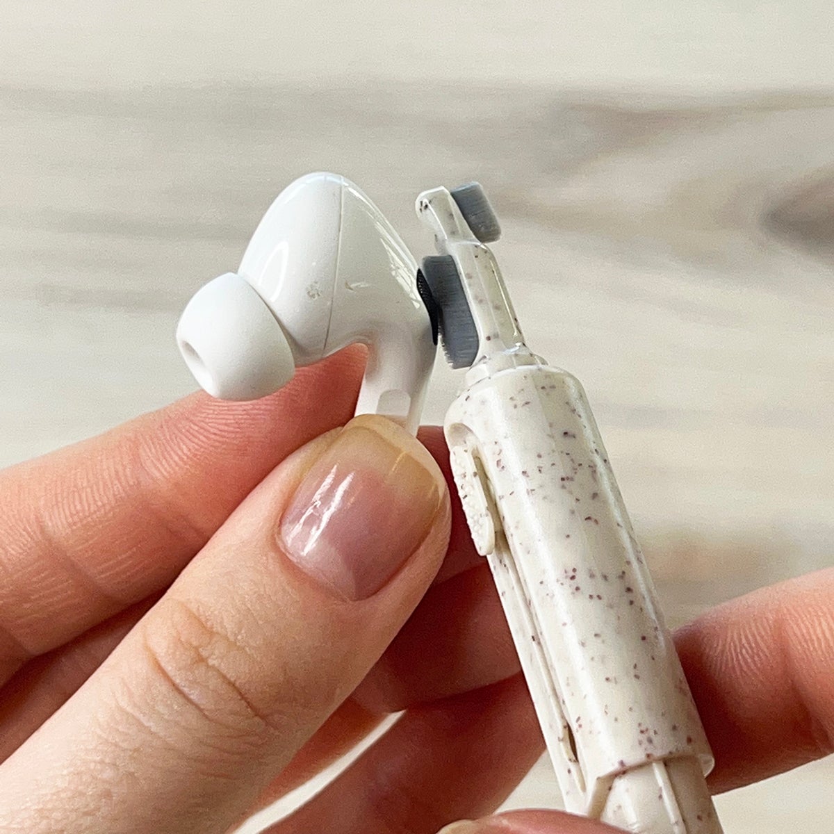 10101720-teenyweenie_howtoa_hi-tech